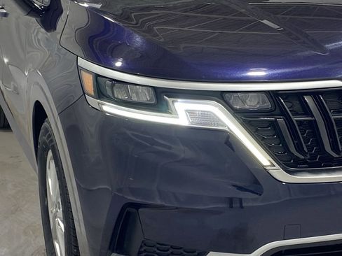 Used 2024 Kia Carnival LX image 29