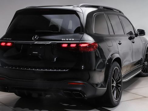 Certified 2025 Mercedes-Benz GLS 63 AMG 4MATIC image 23