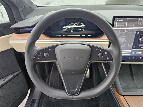 Used 2024 Tesla Model X Base image 26