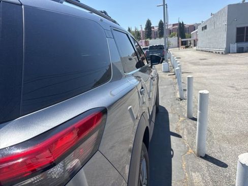 Certified 2024 Nissan Pathfinder SV FWD image 5