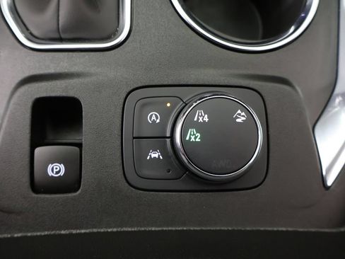 Used 2023 Chevrolet Traverse LT AWD/4WD image 53