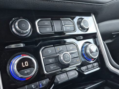 Used 2022 GMC Yukon Denali image 24