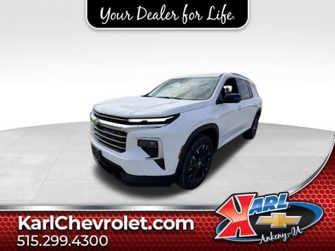 Certified 2026 Chevrolet Traverse LT w/ Sun and Wheel Package AWD/4WD image 1