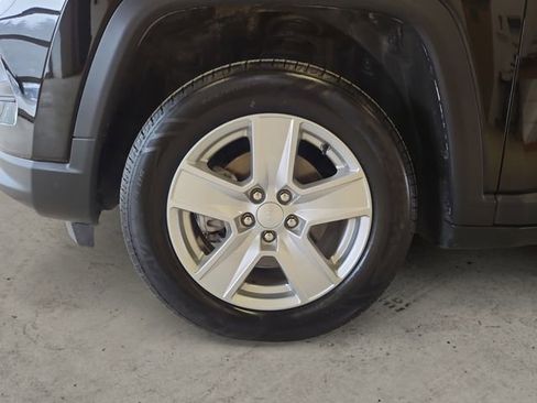 Used 2022 Jeep Compass Latitude image 15