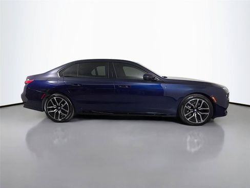 Used 2024 BMW 740i w/ Executive Package RWD image 5