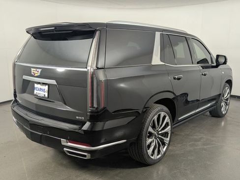 Used 2025 Cadillac Escalade Premium Luxury image 7