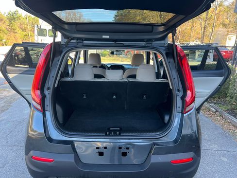 Used 2021 Kia Soul LX image 11