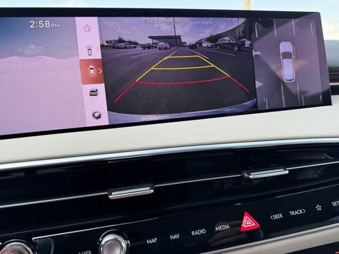 New 2026 Genesis GV70 2.5T Advanced AWD/4WD image 18