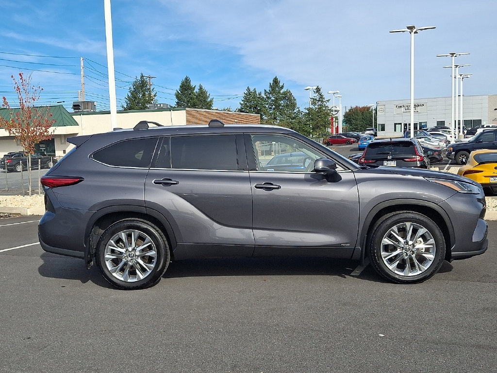 Certified 2022 Toyota Highlander Limited AWD/4WD image 7