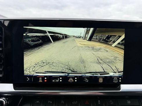 New 2026 GMC Sierra 1500 SLT image 14