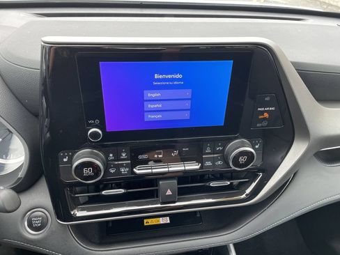 Certified 2025 Toyota Highlander XLE AWD/4WD image 14