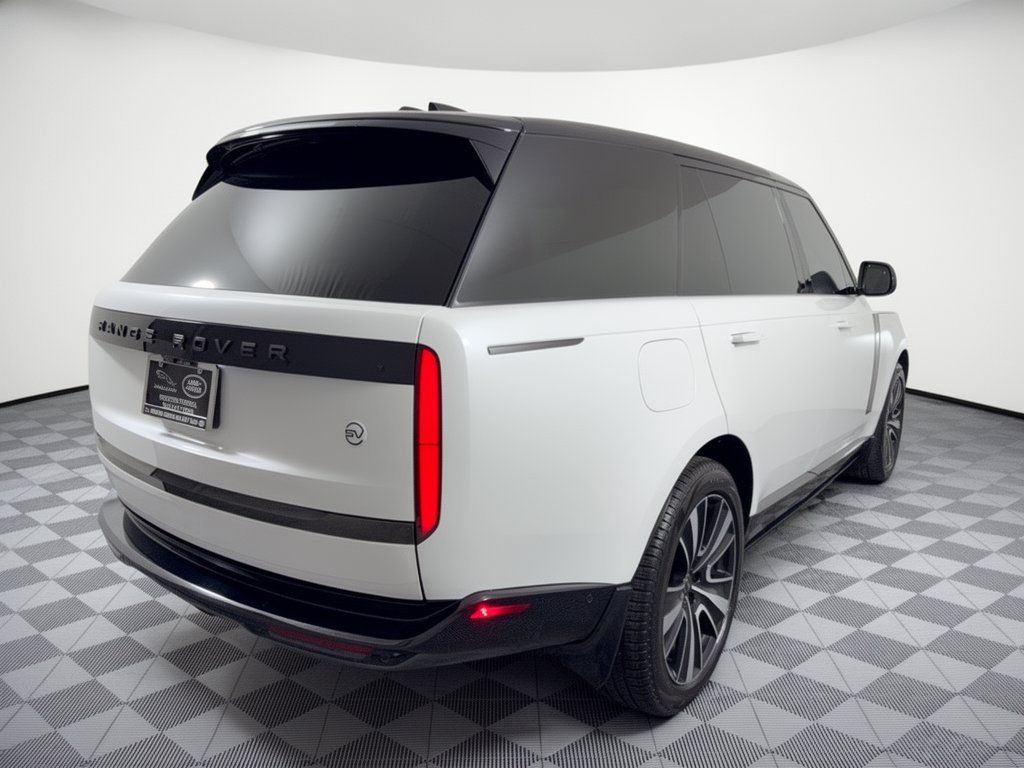Used 2023 Land Rover Range Rover SV AWD/4WD image 9