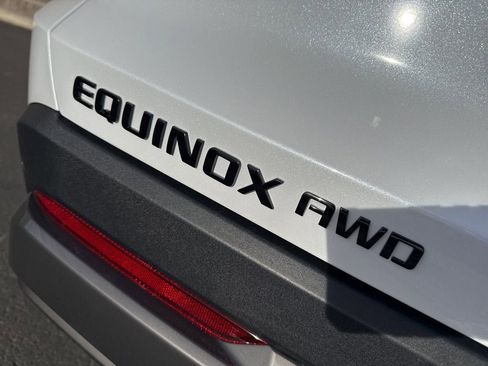 New 2026 Chevrolet Equinox ACTIV w/ Convenience Package III AWD/4WD image 11