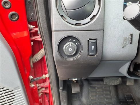 Used 2011 Ford F250 XL w/ XL Value Pkg image 18