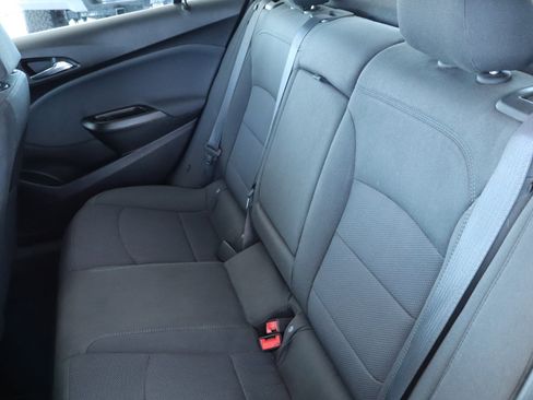 Used 2018 Chevrolet Cruze LT image 28