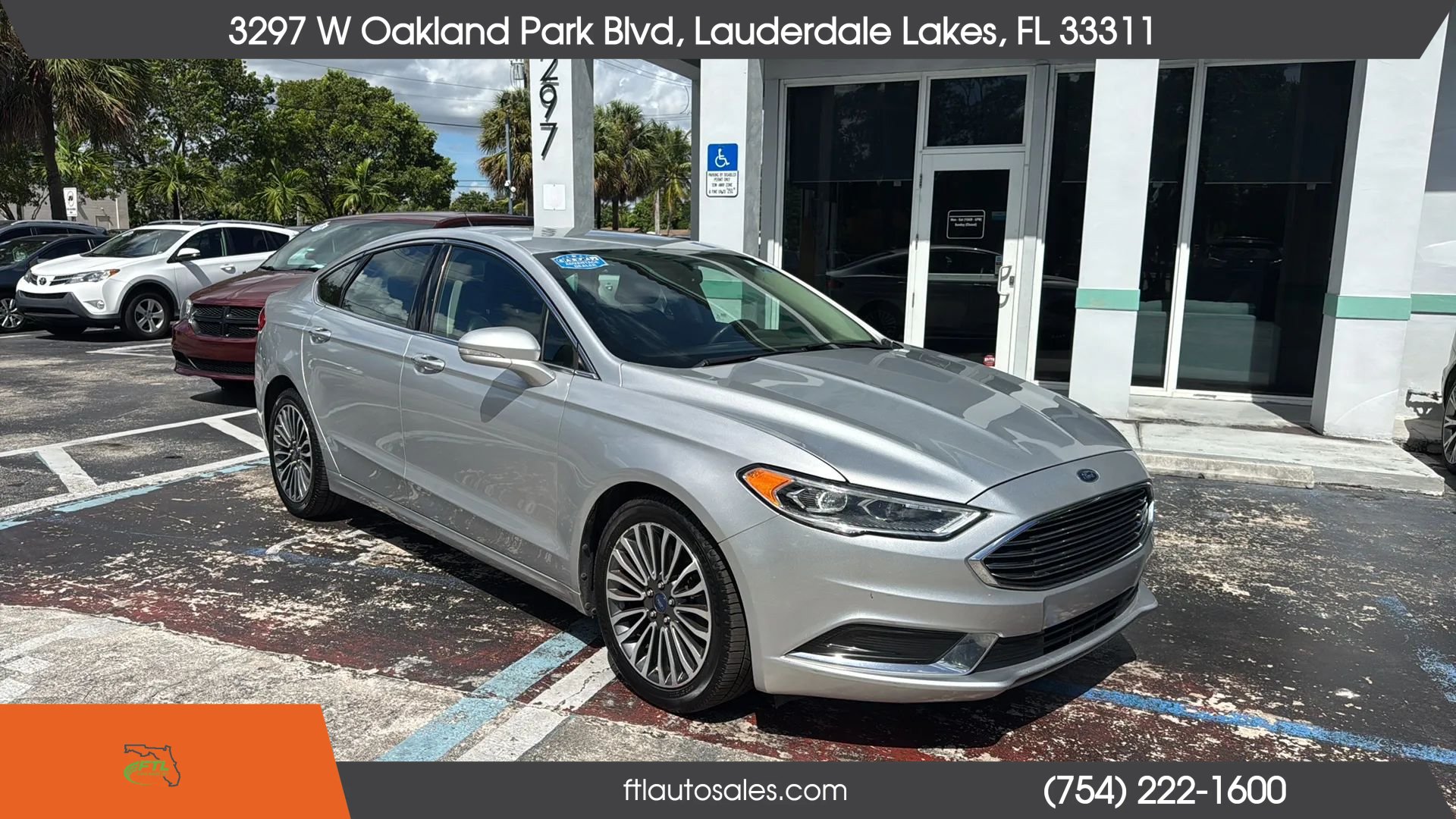 Used 2018 Ford Fusion SE w/ Fusion SE Technology Package FWD image 3