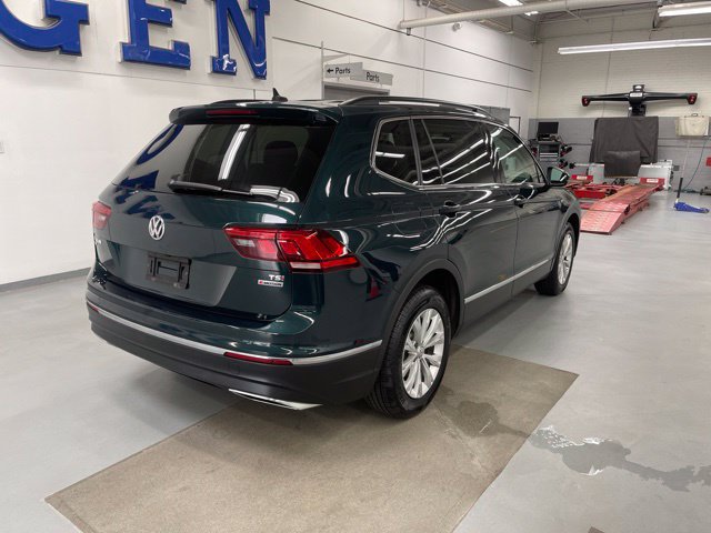 Used 2018 Volkswagen Tiguan SE w/ Panoramic Sunroof Package AWD/4WD image 4
