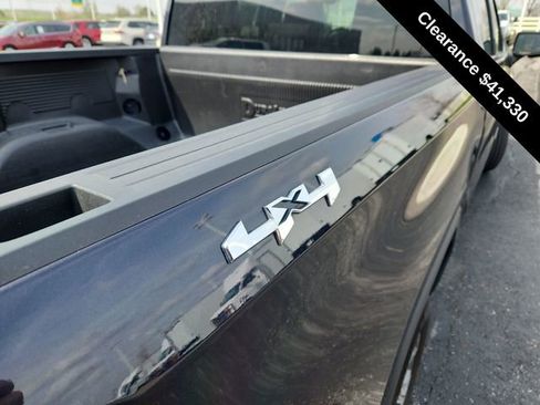 Used 2025 GMC Sierra 1500 SLT image 23