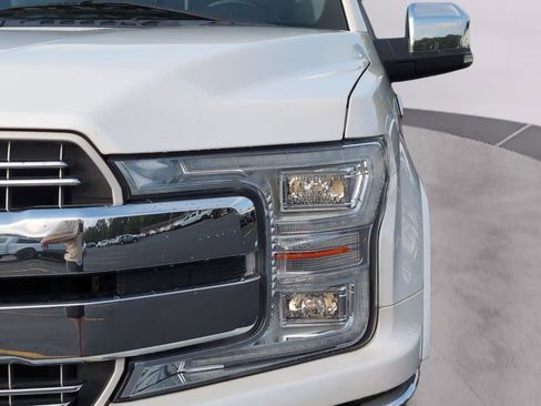 Used 2018 Ford F150 Lariat w/ Equipment Group 502A Luxury AWD/4WD image 34