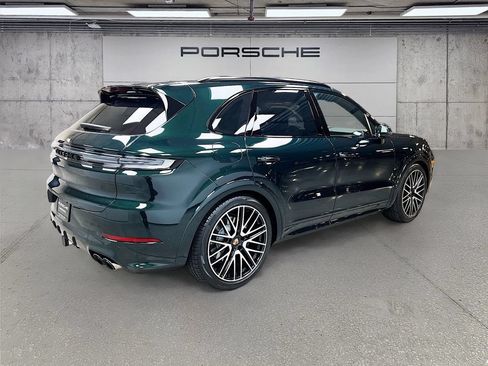 Certified 2026 Porsche Cayenne GTS AWD/4WD image 9
