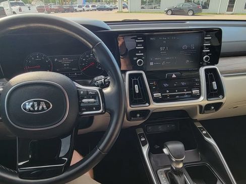 Used 2021 Kia Sorento EX w/ Panoramic Sunroof Package AWD/4WD image 12