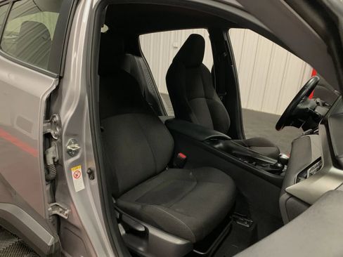 Used 2018 Toyota C-HR XLE image 45