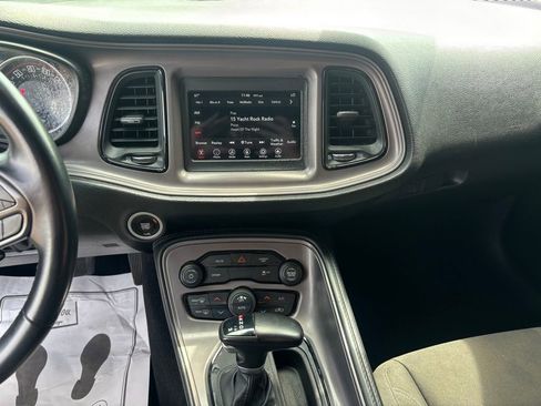 Used 2023 Dodge Challenger SXT image 19