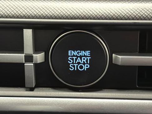 Used 2025 Hyundai Santa Fe SEL image 20