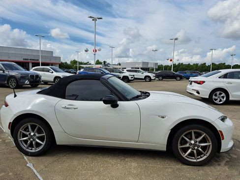 Used 2016 MAZDA MX-5 Miata Sport RWD image 4