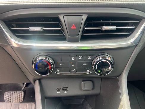 Used 2024 Buick Encore GX Preferred w/ Comfort Package FWD image 28
