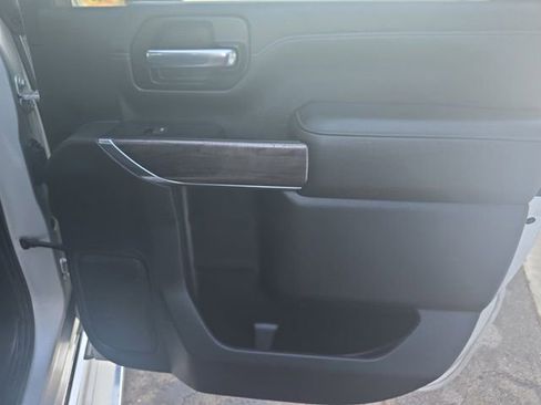 Used 2020 Chevrolet Silverado 2500 LTZ w/ LTZ Convenience Package image 19