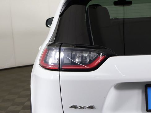 Used 2019 Jeep Cherokee Limited AWD/4WD image 14