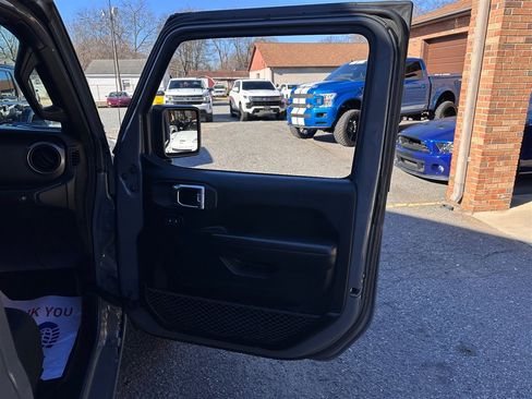 Used 2019 Jeep Wrangler Unlimited Sport S image 37