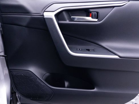 Used 2019 Toyota RAV4 Limited w/ Carpet Mat Package AWD/4WD image 39
