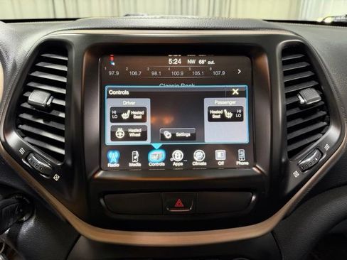 Used 2016 Jeep Cherokee Latitude w/ Cold Weather Group AWD/4WD image 14