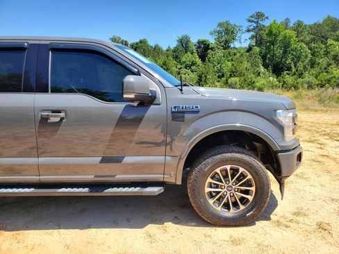 Used 2018 Ford F150 Lariat w/ Equipment Group 502A Luxury AWD/4WD image 14