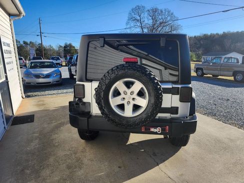 Used 2012 Jeep Wrangler Sport image 6
