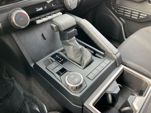 Used 2025 Toyota 4Runner SR5 image 41