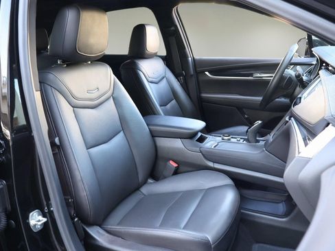 Certified 2025 Cadillac XT5 Premium Luxury image 19