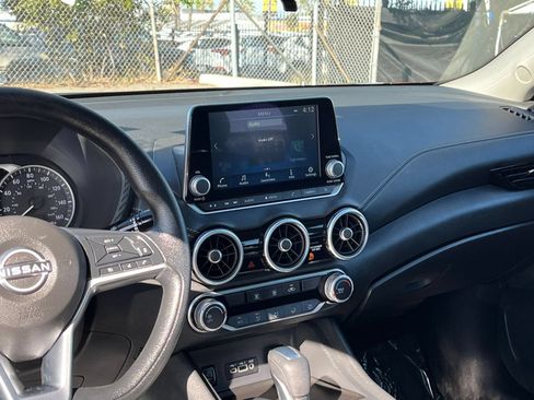 Used 2025 Nissan Sentra SV FWD image 17