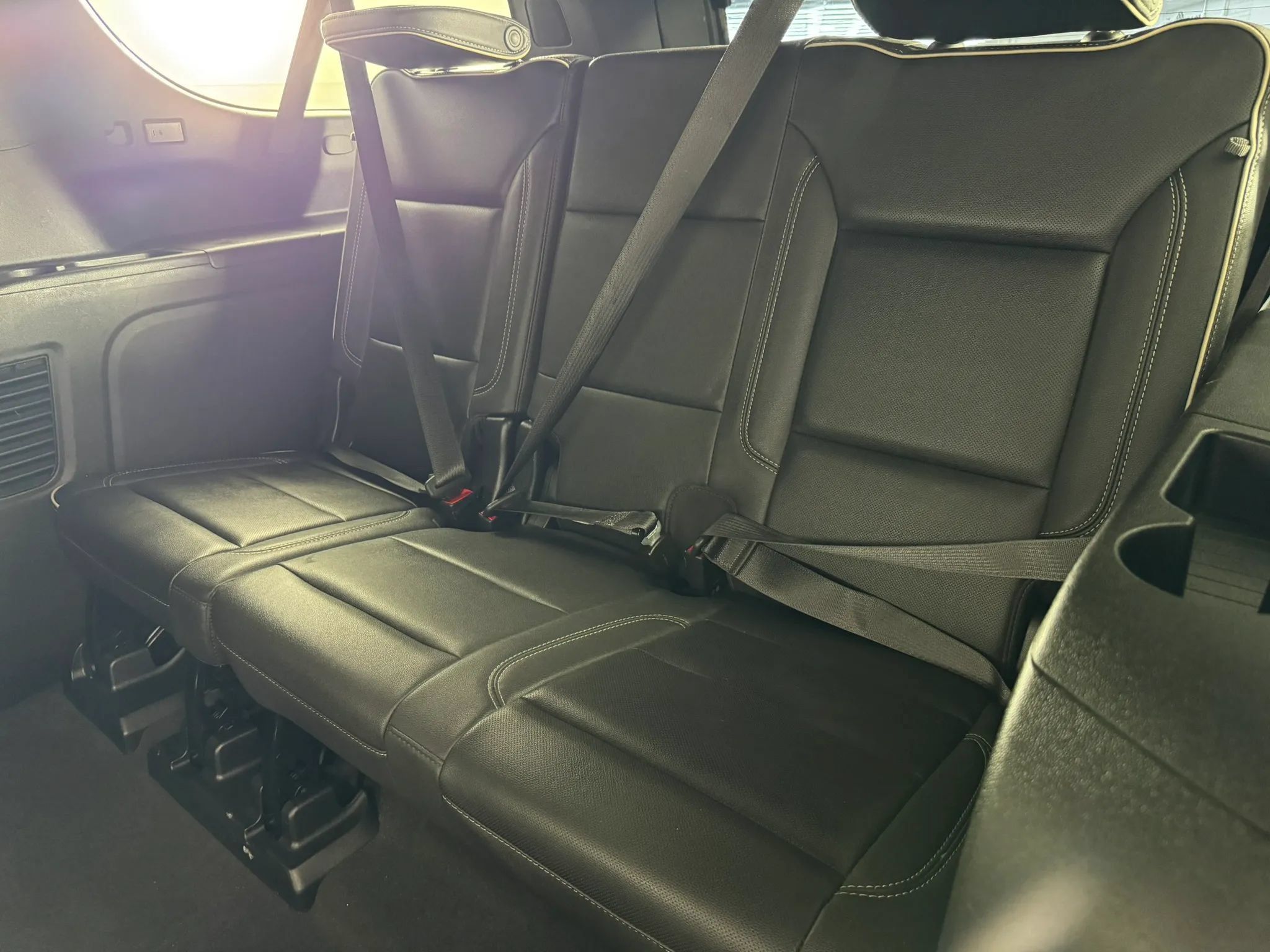 Used 2023 Chevrolet Suburban Premier AWD/4WD image 40