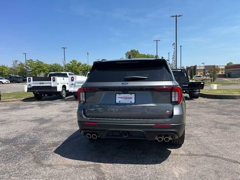 Used 2025 Ford Explorer ST w/ Sun And Sound Package AWD/4WD image 4