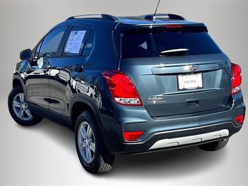 Certified 2022 Chevrolet Trax LT w/ LT Convenience Package image 5