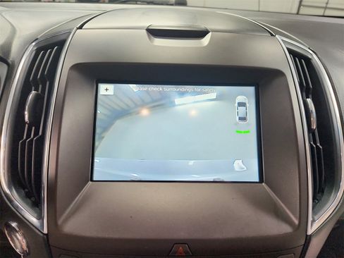 Used 2018 Ford Edge Titanium image 28