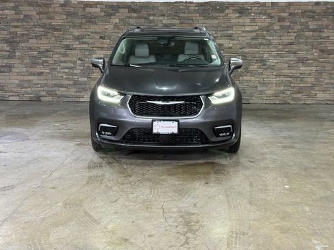 Used 2021 Chrysler Pacifica Limited w/ Premium & Safety Sphere Group image 37