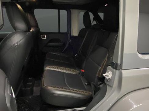 Used 2022 Jeep Wrangler Unlimited Sahara image 22