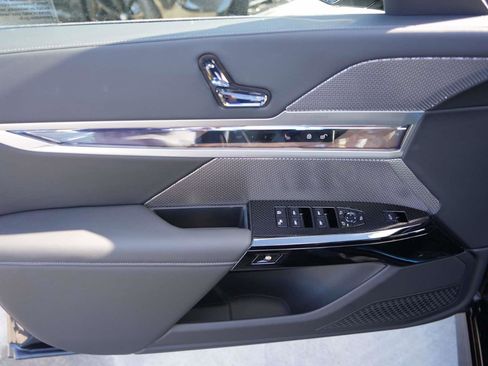 New 2026 BMW 740i w/ Premium Package image 13