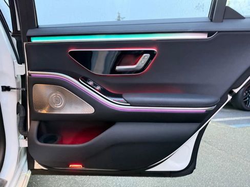 Used 2022 Mercedes-Benz S 500 4MATIC image 24