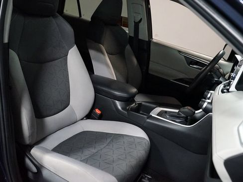 Certified 2022 Toyota RAV4 XLE w/ Convenience Package FWD image 27
