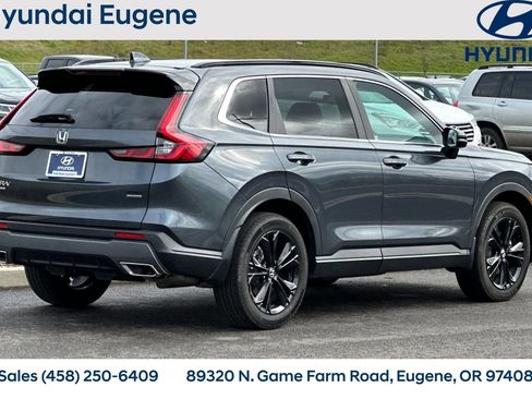 Used 2024 Honda CR-V Sport Touring image 3